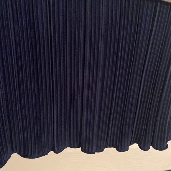 free Assembly sweatshirt dress with little crinkle at the bottom - Picture 3 of 7